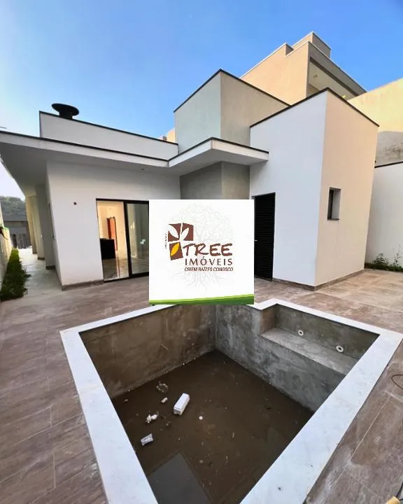 Imagem VENDA DE CASA TÉRREA NO CONDOMÍNIO ARUÃ BRISAS, EM MOGI DAS CRUZES/SP, 321m² com 3 suítes, churrasqueira, piscina e 4 vagas para autos. CONSULTE-NOS.