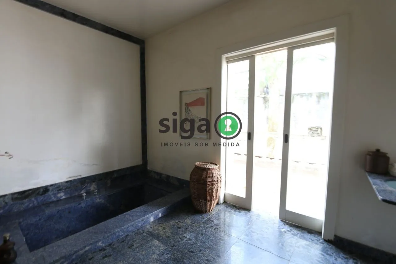 Imagem Casa a venda no Morumbi com 400m² área útil, 900m² terreno