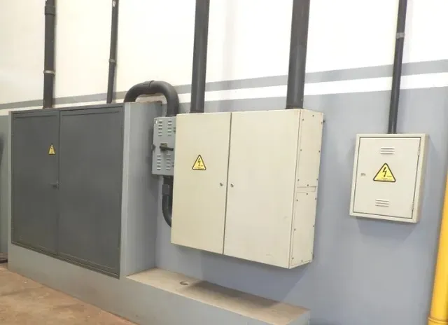 Imagem Imóvel Industrial com 2 Galpões