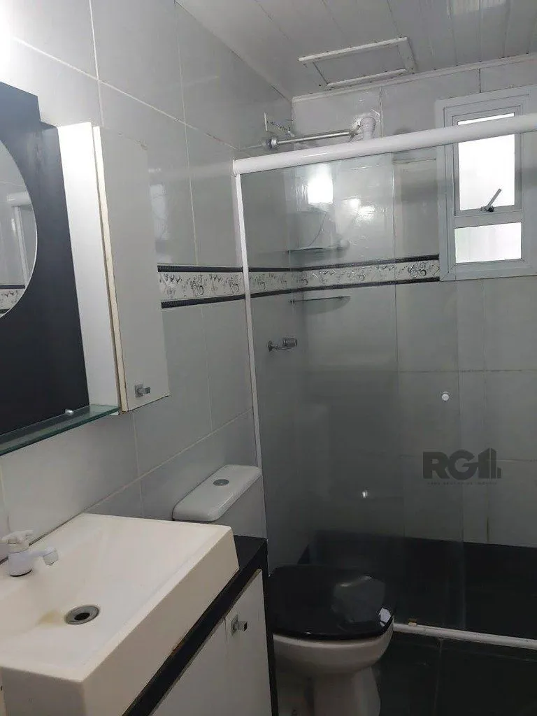 Imagem Vende-se apartamento 2 dorm com vaga, sacada com churrasqueira - 64m² - Partenon