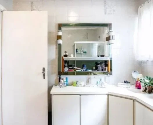 Imagem Casa Com 150 metros 3 Dormitórios 2 Banheiros e 5 vagas de garagens