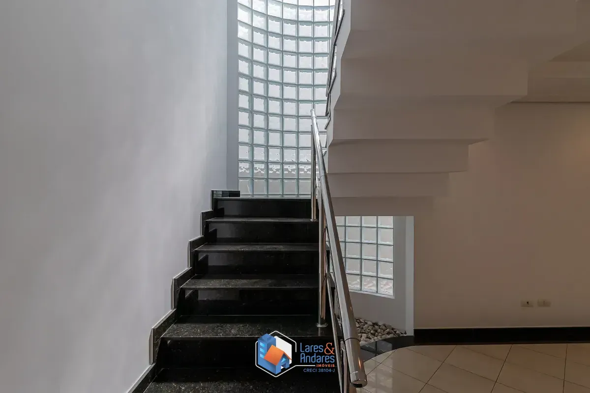 Imagem Sobrado para venda em Vila Brasílio Machado com 4 quartos, sendo 1 suíte, 255m²