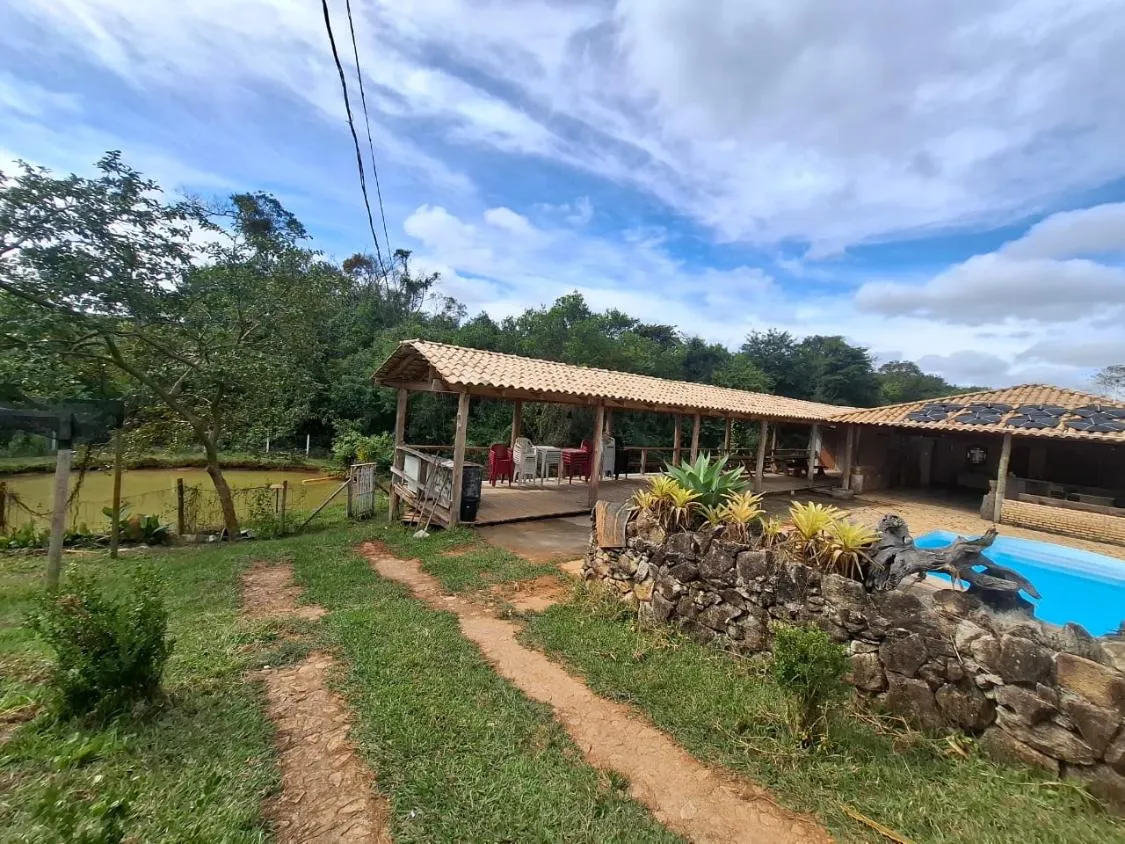 Imagem Vende-se Sítio Completo ? Rancho Terra Tombada - 16 hectares de terra
