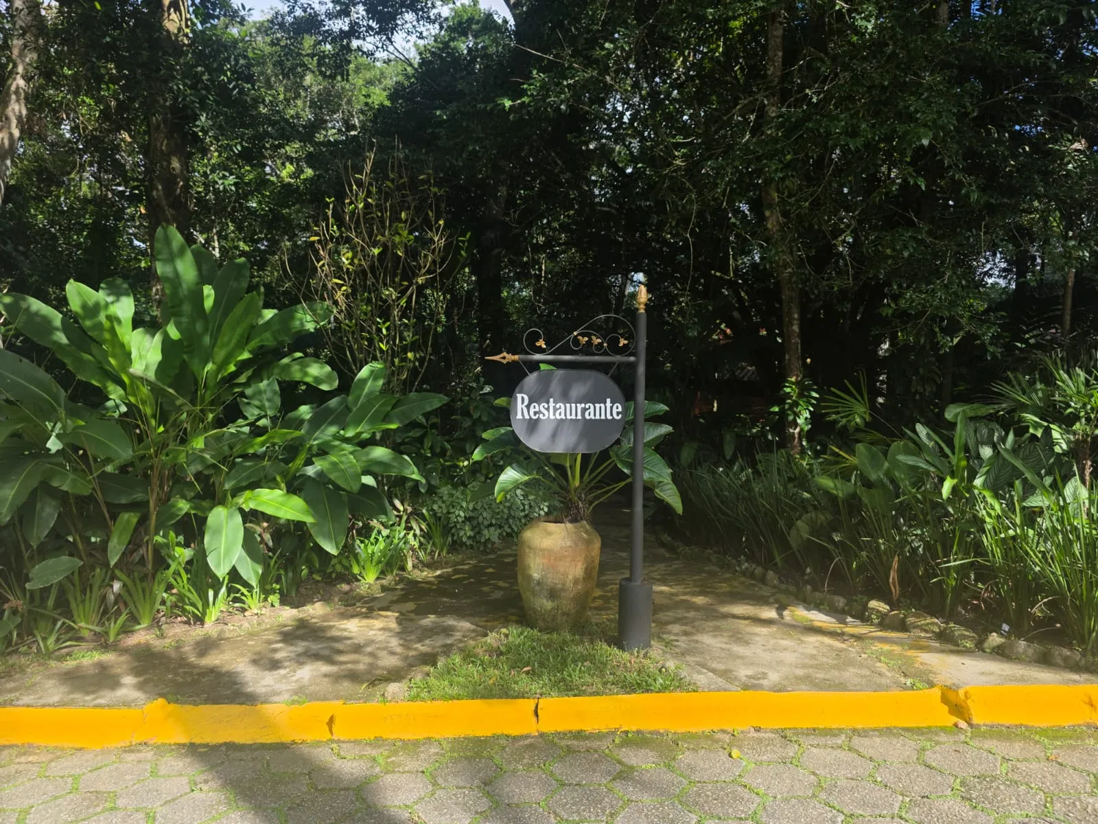 Imagem Charmosa Casa em condomínio no Park Imperial em Caraguatatuba