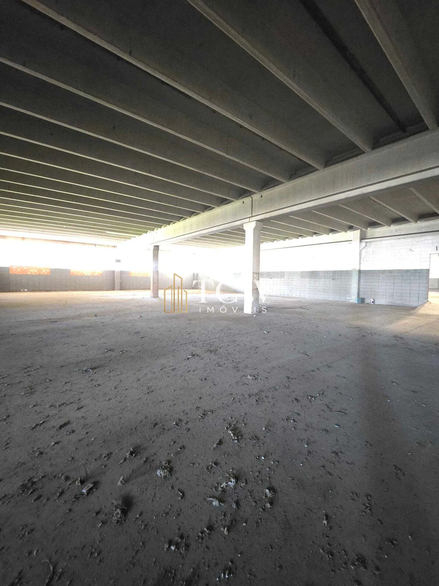 Imagem Galpão Industrial e Logístico à Venda em Itaquaquecetuba | 5.500 m² | São Paulo/SP