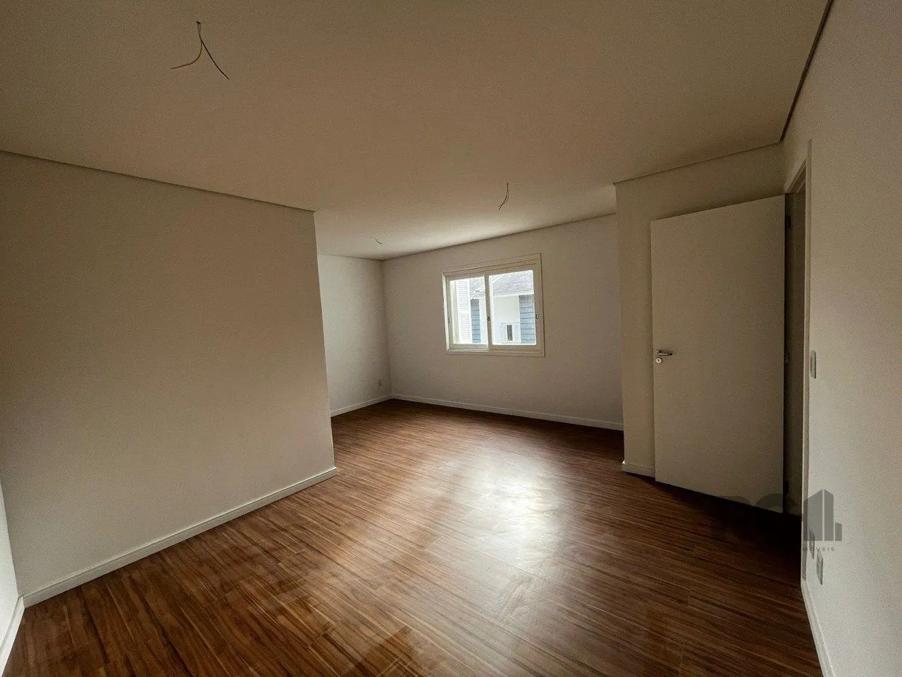 Imagem Casa 3 quartos, suíte, 2 vagas, piscina, 240m² - Vila Nova POA/RS