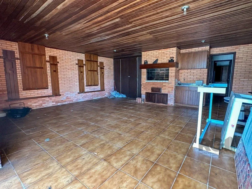 Imagem Icônica Casa para comprar a poucos metros do mar em Atlântida