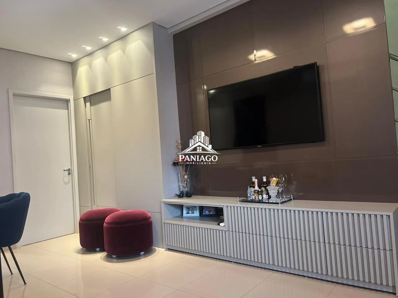 Imagem Imóvel Residencial com 2 Suítes e 247,30 m² de Área Total