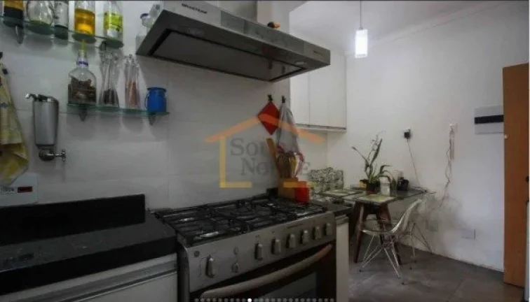 Imagem Apartamento de 78m², reformado, possui 2 dormitórios, sendo 1 com armário embutido, banheiro ampl...