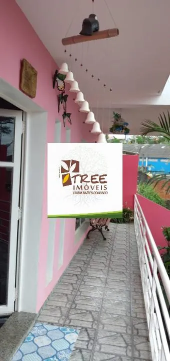 Imagem VENDA DE SOBRADO NO JARDIM RINCÃO, EM ARUJÁ/SP, 411m² com 2 suítes, ar-condicionado, sala 2 ambientes, piscina, churrasqueira e 2 vagas. CONSULTE-NOS.