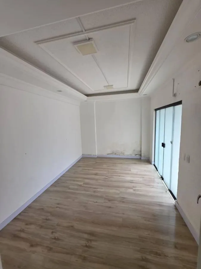 Imagem LOCAÇÃO DE SALA COMERCIAL NA RUA 3100 NO CENTRO DE BALNEÁRIO CAMBORIÚ