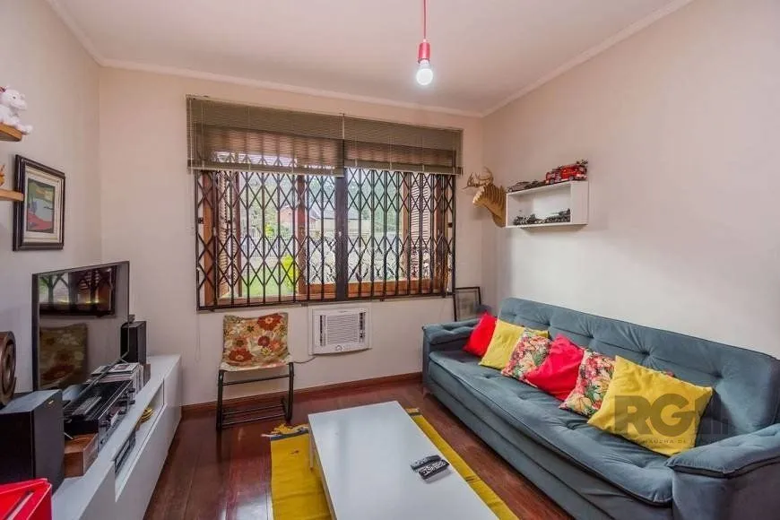 Imagem Casa 279m² - 4 dormitórios, 3 vagas no bairro Santa Tereza