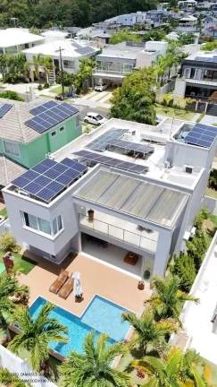 Imagem Casa de luxo em condomínio no coração de Camaçari-BA: 4 quartos, 4 suítes, 3 salas, 1 banheiro, 4 vagas de garagem, 306m² de área.