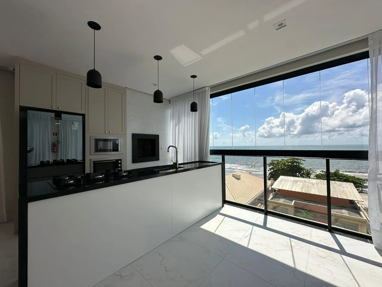 Imagem Apartamento com vista para o mar à venda com 102m2 por R$ 3.900.000,00