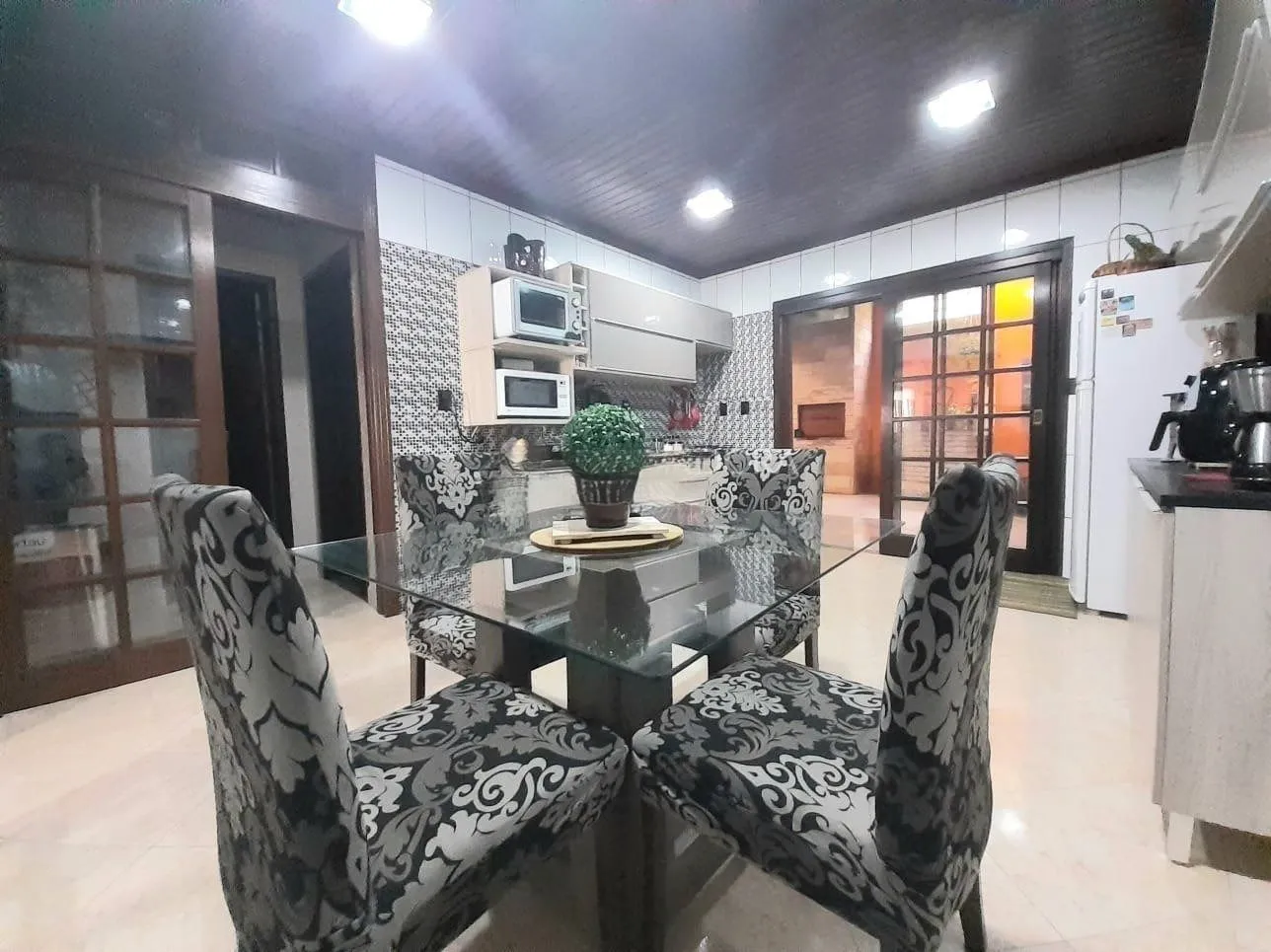 Imagem Casa para Venda - 198m², 2 dormitórios, 2 vagas - Belém Novo