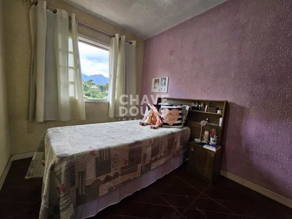 Imagem Casa com 2 Quartos (1 com varanda) à venda em Teresópolis!