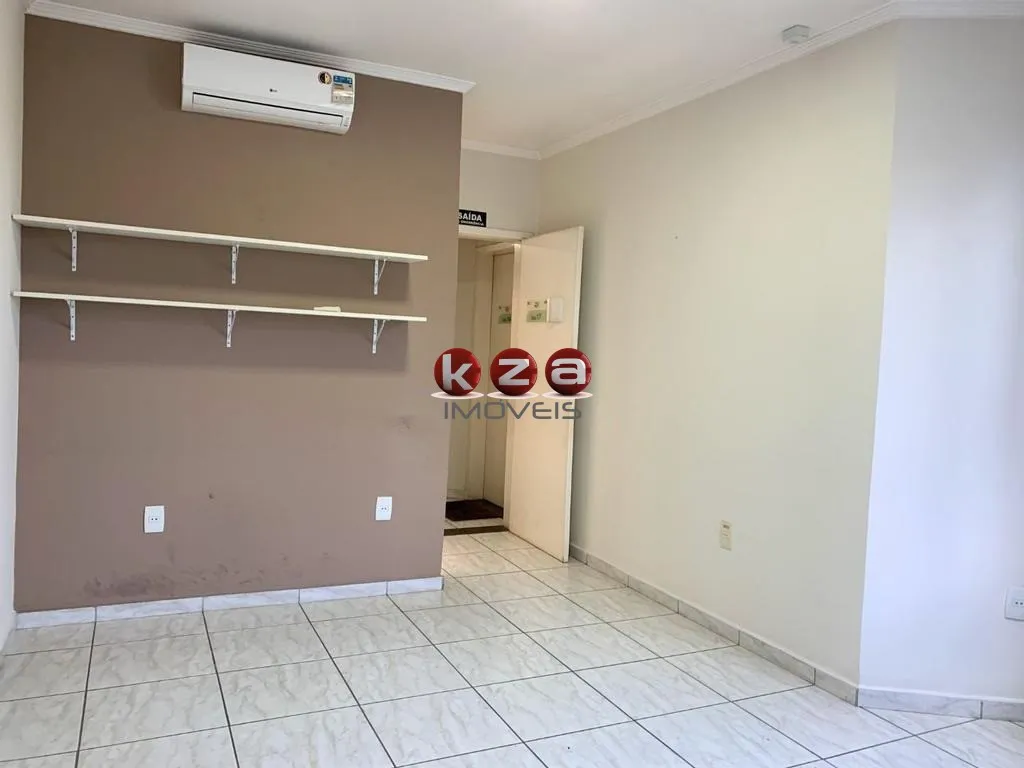 Imagem Prédio Comercial para Locação em Valinhos-SP: 15 Salas, 15 Banheiros e 682m². Agende sua visita!