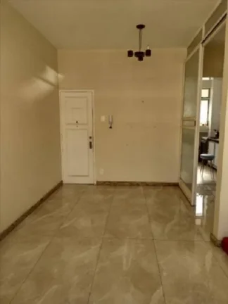 APARTAMENTO COM 03 QUARTOS NO CENTRO. EXCELENTE LOCALIZAÇÃO!!!
