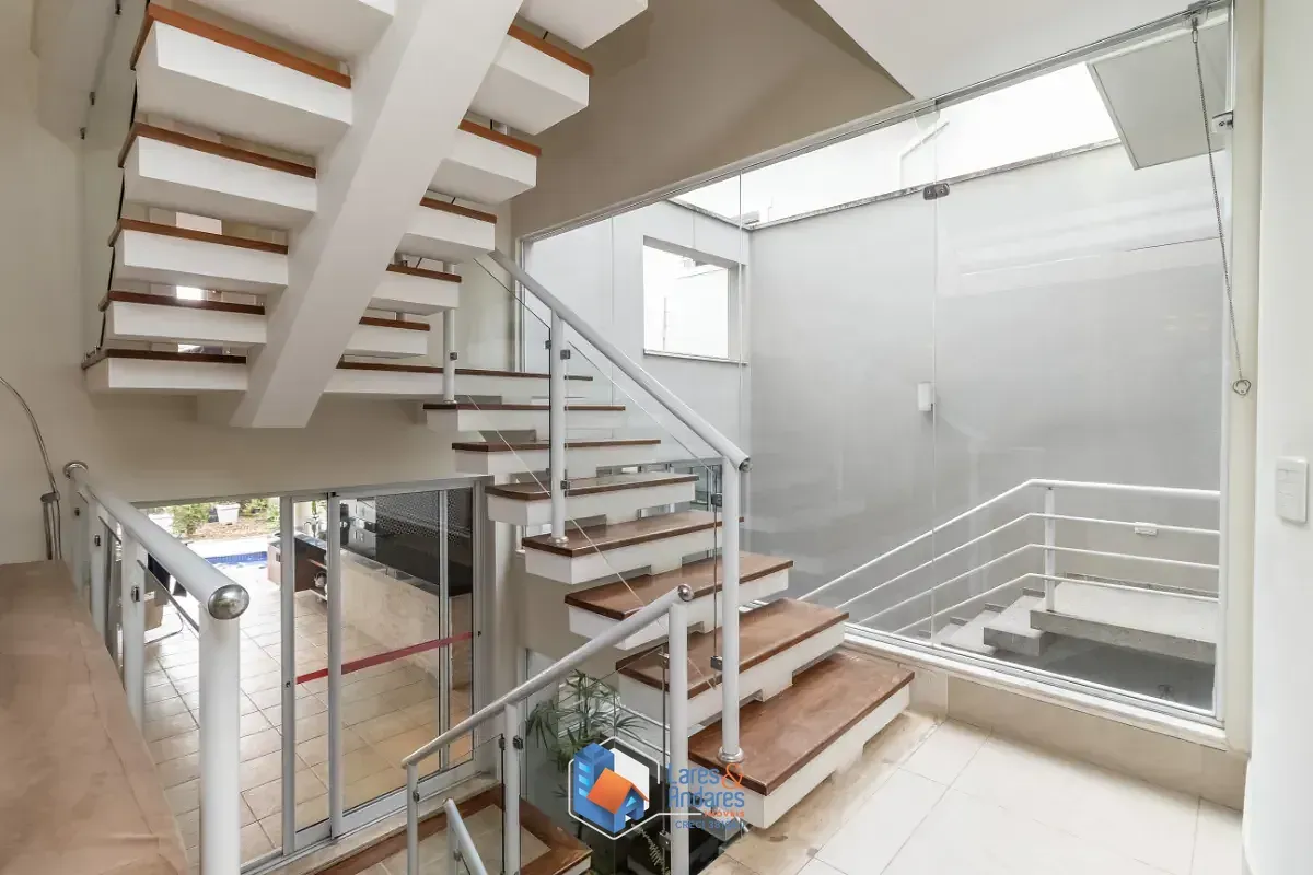 Imagem Sobrado para venda em Jardim Franca com 3 quartos, sendo 3 suítes, 400m²
