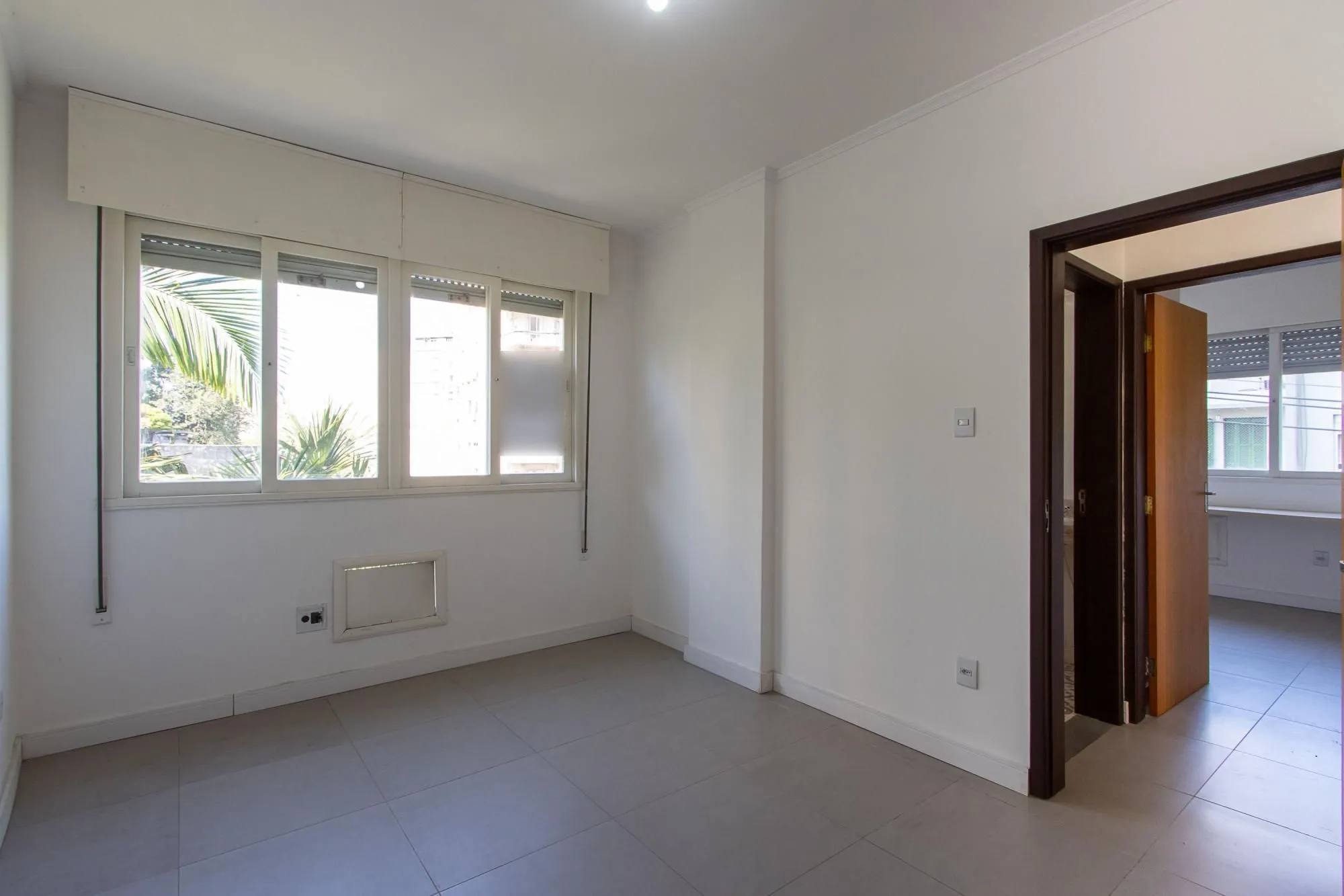 Imagem Apartamento à venda no bairro Moinhos de Vento, em Porto Alegre - RS. Com área privativa de 100.73m².