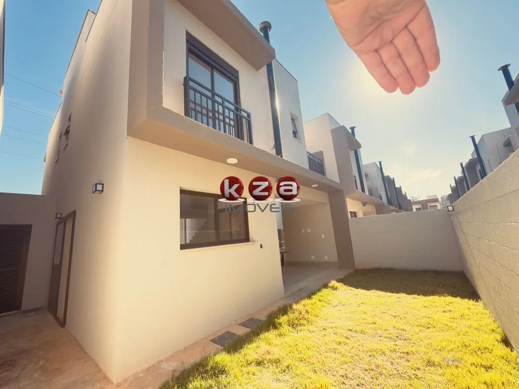 Imagem Casa a venda no Condomínio Villa Arte 28 em Vinhedo-SP: 3 suítes, 2 salas e 140m² de área!