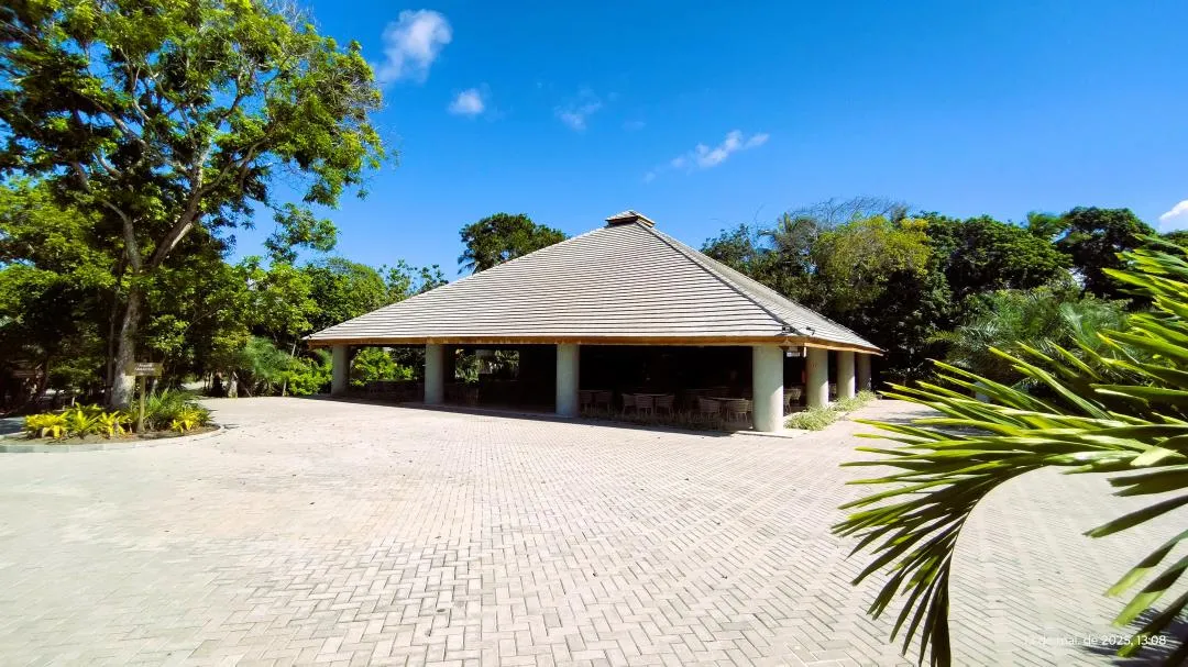 Imagem Lote em condomínio com 700m² , localizado no privilegiado bairro Praia do Forte em Mata de São João-BA