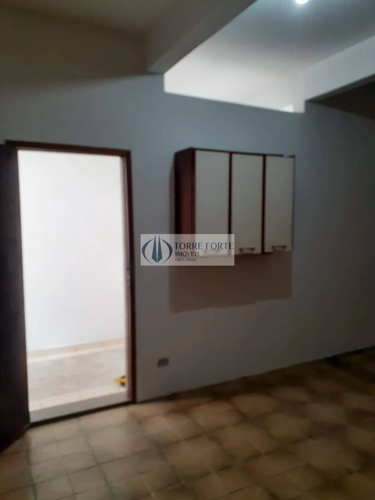 Imagem Casa Térrea, 180 m², 3 dormitórios sendo 2 suítes, Próximo AV ITINGUÇU