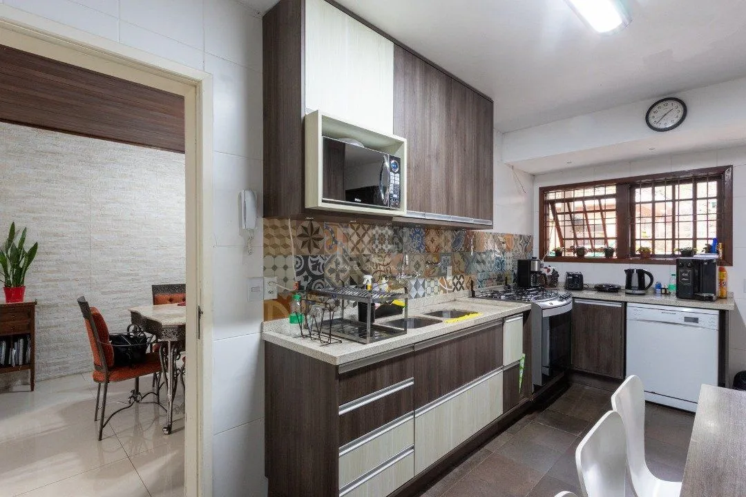 Imagem Casa para Venda - 300m², 4 dormitórios, sendo 2 suites, 4 vagas - Vila Assunção