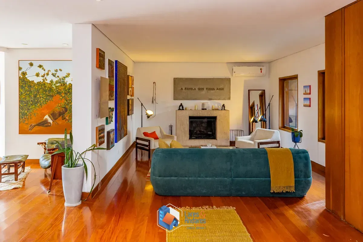 Imagem Sobrado para venda em Jardim Luzitânia com 4 quartos, sendo 3 suítes, 546m²