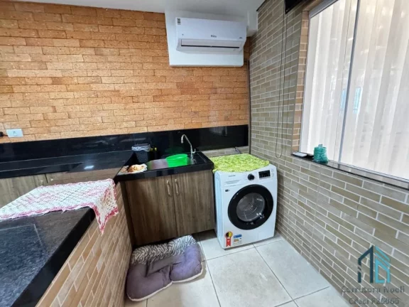 Imagem Sobrado decorado, mobiliado, 04 quartos c/suíte, closet, área gourmet em São José dos Pinhais PR