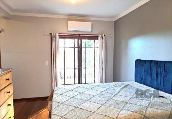 Imagem Casa em condomínio em Ipanema de 3 dormitórios e 2 vagas