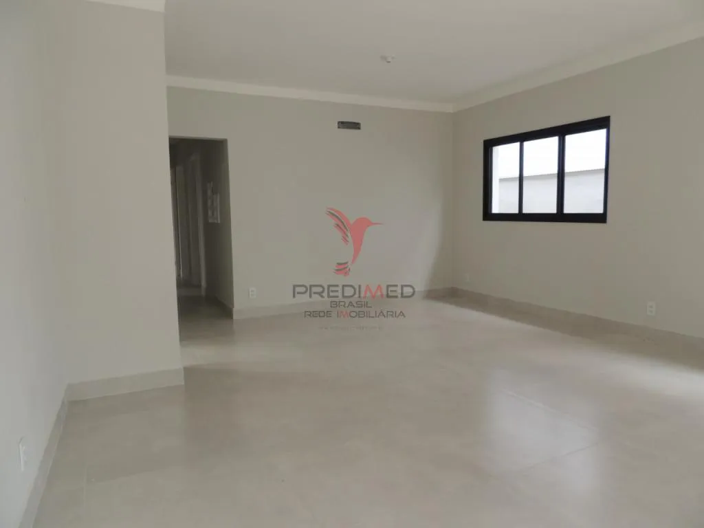 Foto do imóvel Vendo, excelente Casa Térrea com 3 Quartos, sendo 2 Suites, 3 Vagas Garagem, no Beira Rio em Parque Residencial Beira Rio, Guaratinguetá - SP