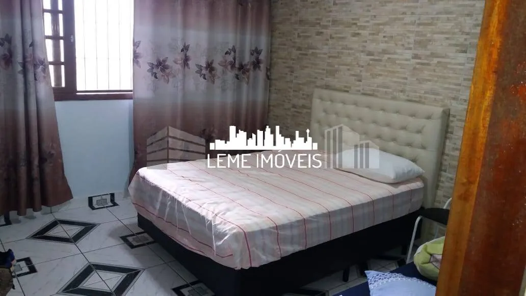 Imagem CASA TÉRREA AMPLA À VENDA NO LITORAL DE SÃO PAULO, ACEITA FGTS!!!
