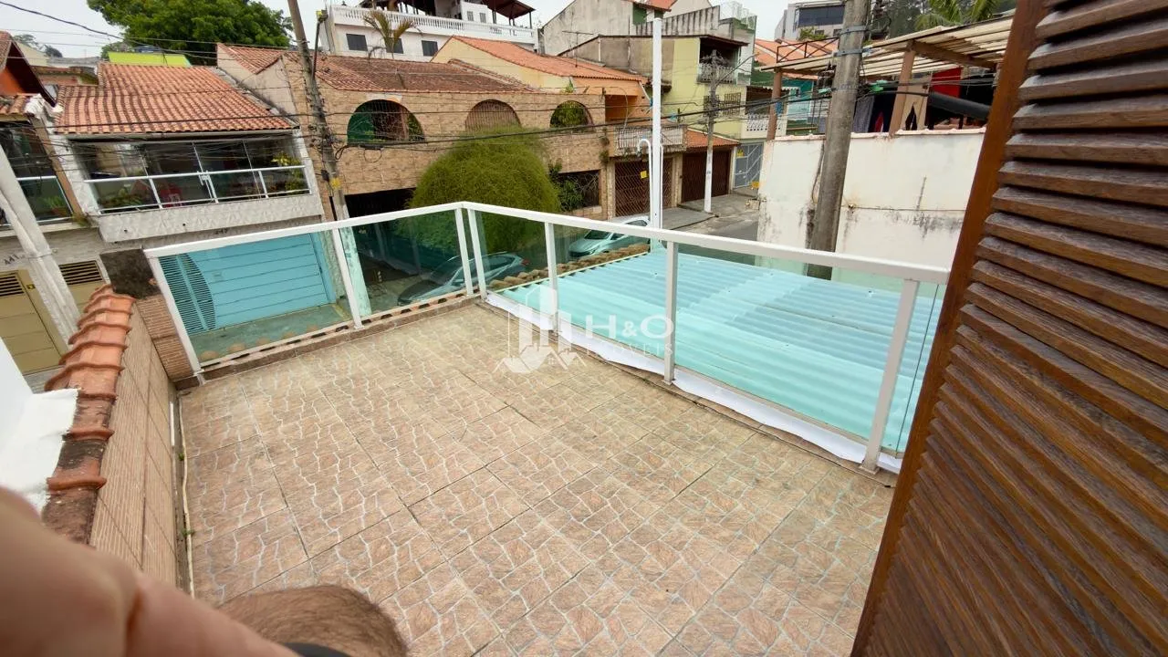 Imagem Sobrado à Venda Próximo ao Parque do Carmo - 2 Suítes, Ar-Condicionado, Churrasqueira e 2 Vagas