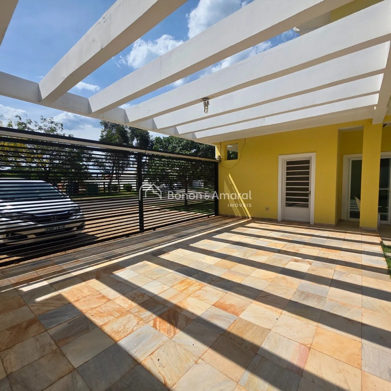 Imagem Sobrado com 316m², 4 suítes, 3 com closet, com piscina em Barão Geraldo