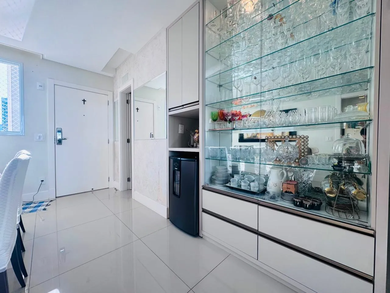 Imagem Apartamento à venda com 192.4m2 por R$ 2.400.000,00