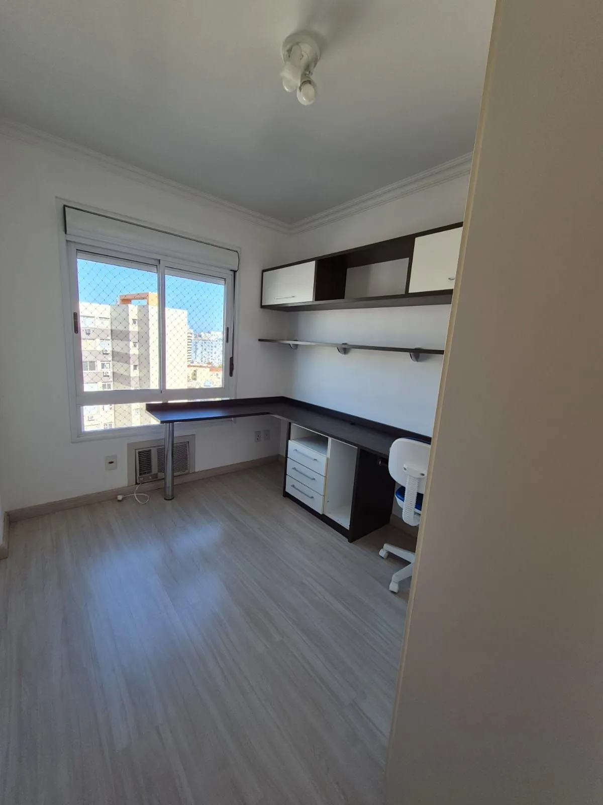 Imagem Apartamento no Centro de 2 dormitórios e 2 vagas DESOCUPADO
