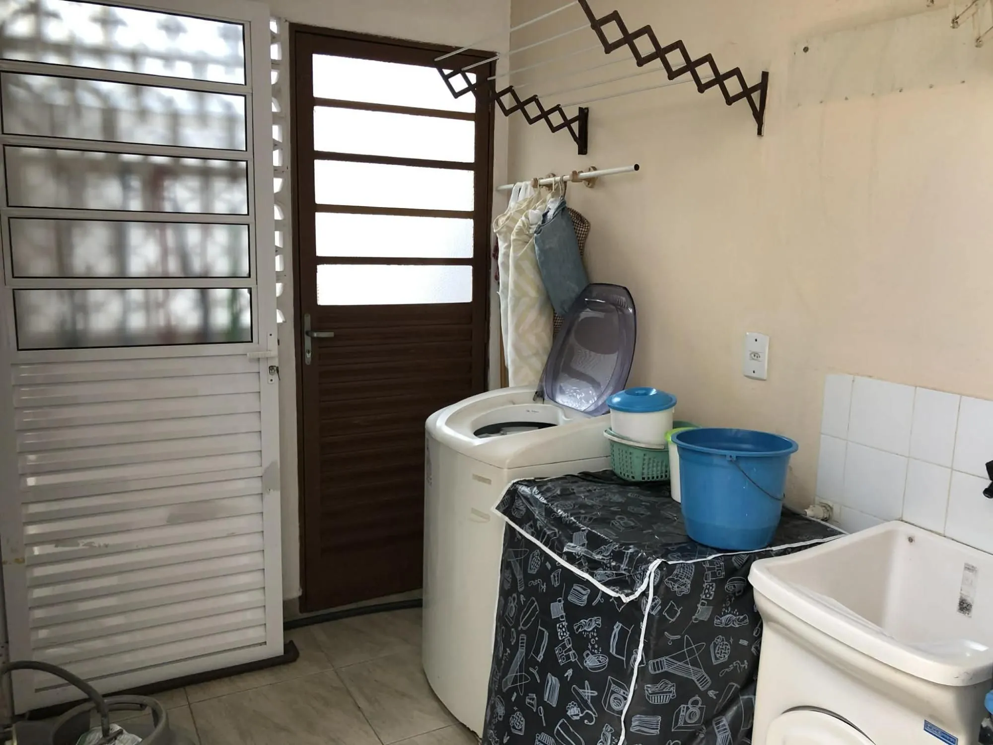 Imagem casa sobrado com lojas