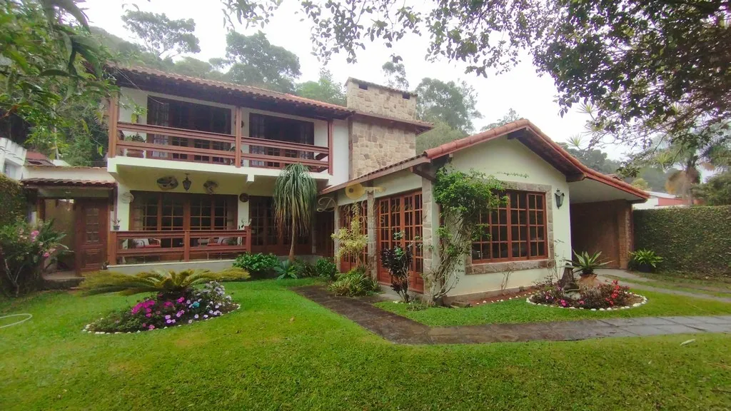 Foto do imóvel Casa em Condomínio para Venda em Teresópolis / RJ em Rodovia Dr. Rogério Moura Estevão