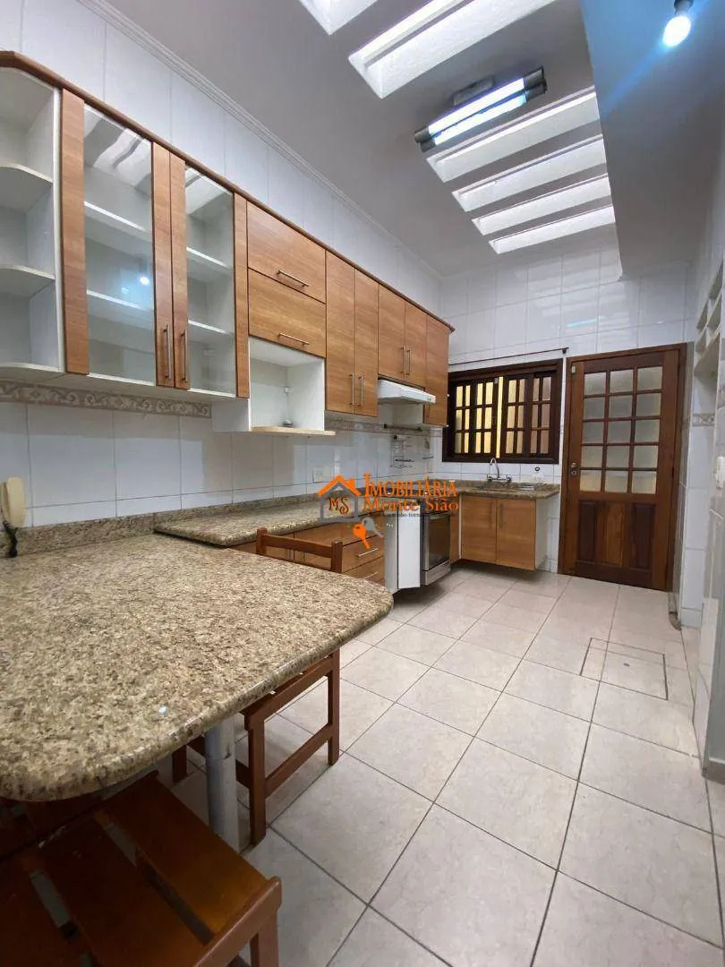 Imagem Casa Assobradada à Venda no Centro de Guarulhos - 3 Dorms e Suíte!