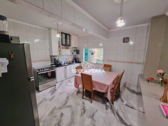 Imagem Casa á venda em Betim, bairro Vila Cristina.