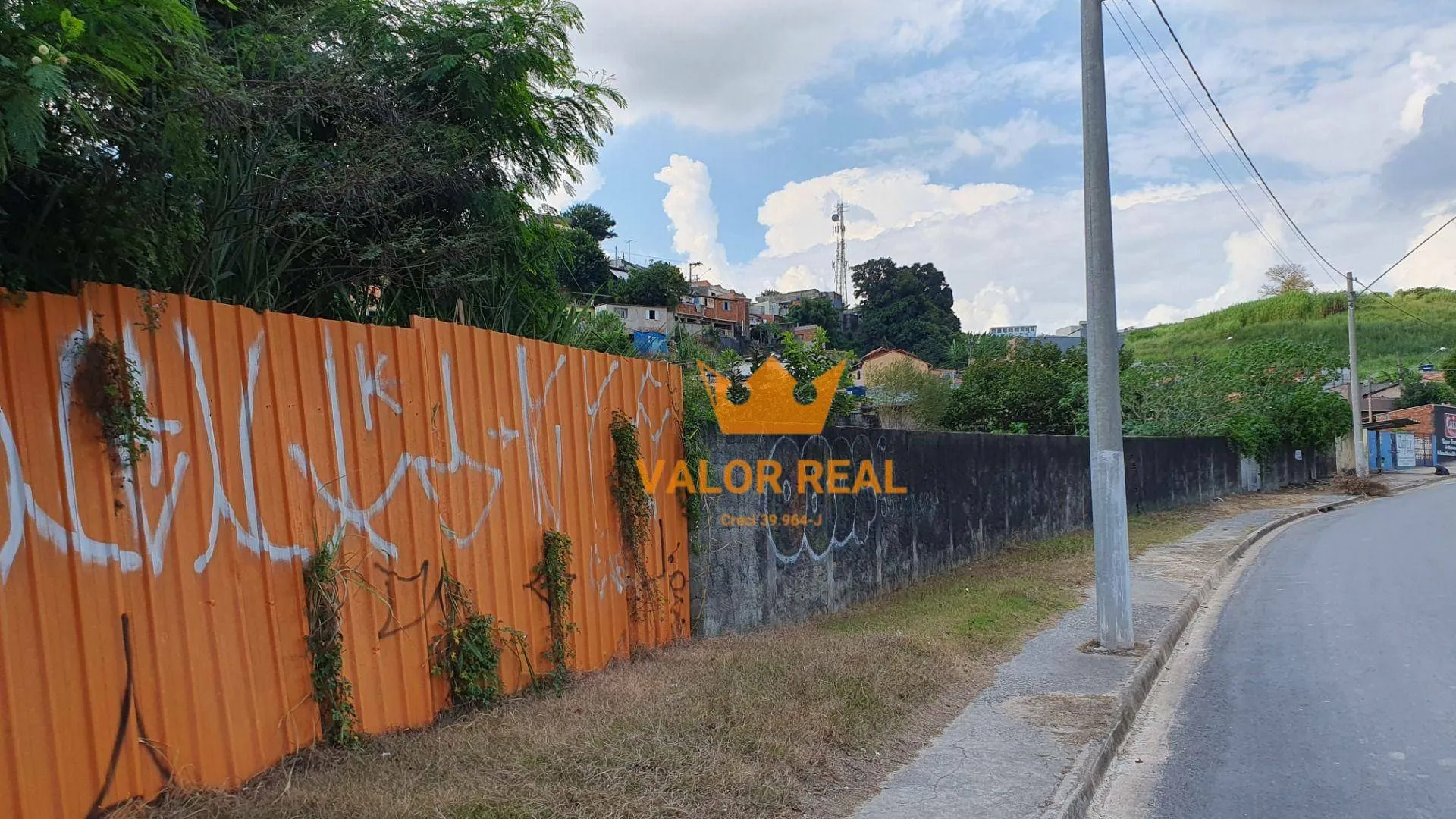 Imagem Oportunidade Única de Investimento em Jundiaí! Área Comercial com 3.047 m2 de frente para Av Samuel Martins.