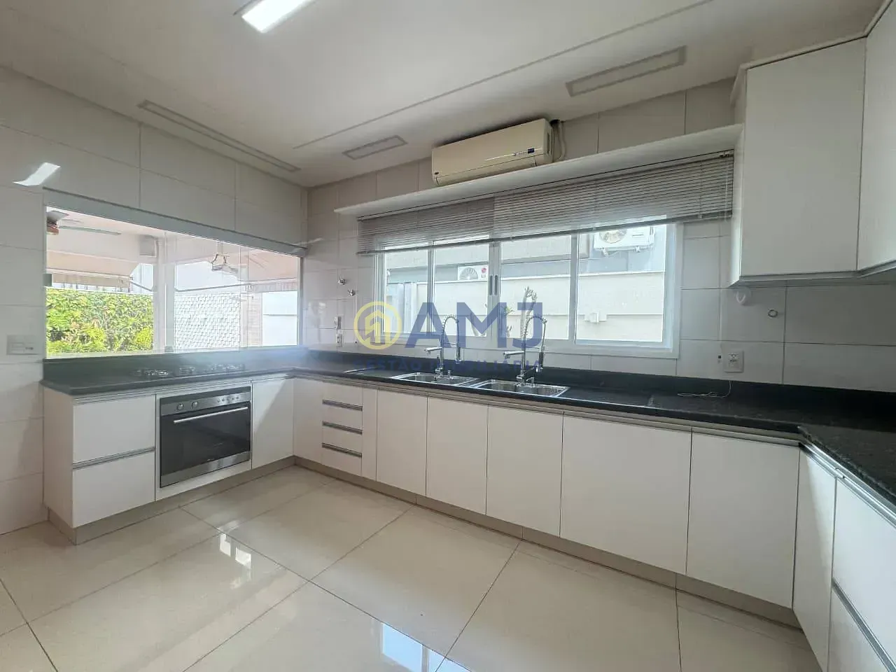 Imagem Casa à venda 3 suítes no Residencial Granville
