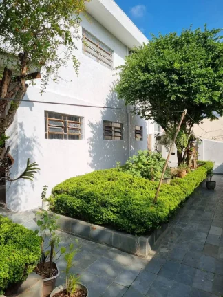 Imagem Casa com 192 m² 2 Dormitorios sendo 2 Banheiros e 4 Vagas de Gargens