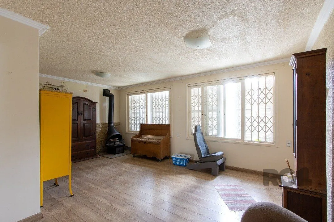 Imagem Casa para Venda - 239m², 5 dormitórios, sendo 1 suites, 2 vagas - Hipica
