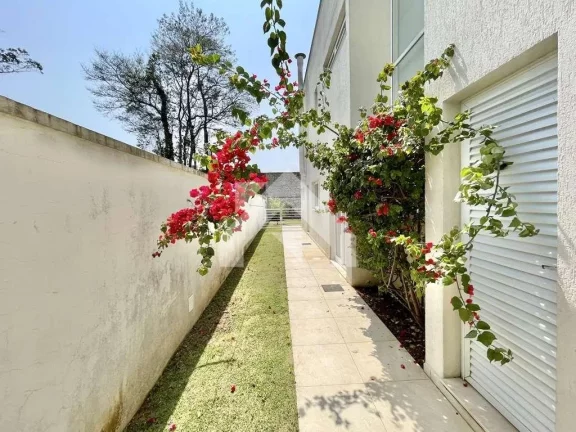 Foto do imóvel Casa de Condomínio em Granja Viana - Cotia