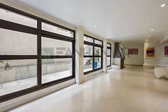 Imagem Imperdível oportunidade: Casa à venda em São Paulo-SP, Vila Romana, 4 quartos, 1 suíte, 6 salas, 6 banheiros, 2 vagas, 390m².