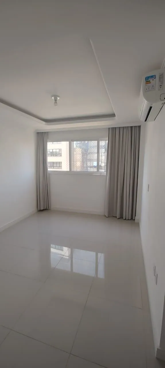 Imagem Apartamento com 03 Quartos e 02 vagas em Torres (01 suíte)