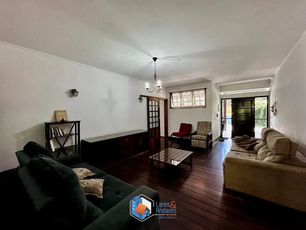 Imagem Casa para venda em Interlagos com 4 quartos, sendo 2 suítes, 380m²
