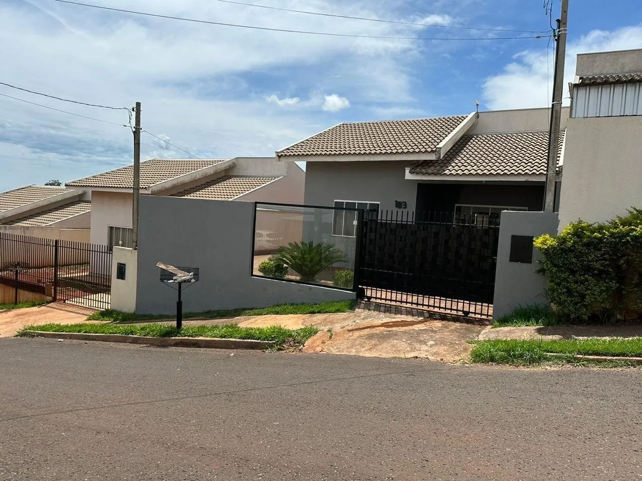 Foto do imóvel Casa para Venda em Mandaguaçu / PR em RUA INDIANOPOLIS